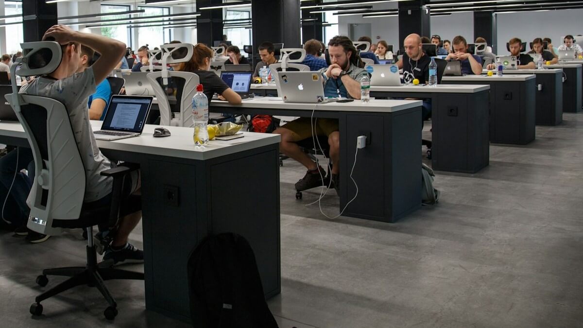 38 In-Demand Jobs in France That Foreigners Can Get a Work Visa For